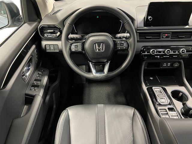 new 2025 Honda Pilot car, priced at $50,520