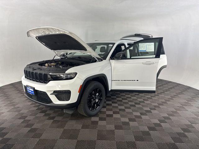 used 2024 Jeep Grand Cherokee car, priced at $26,000