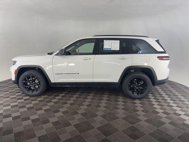 used 2024 Jeep Grand Cherokee car, priced at $26,000
