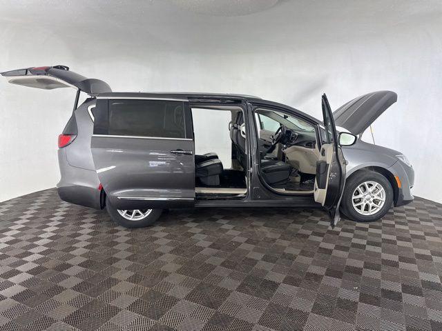 used 2020 Chrysler Pacifica car, priced at $14,800