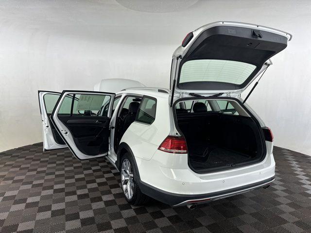 used 2019 Volkswagen Golf Alltrack car, priced at $22,400