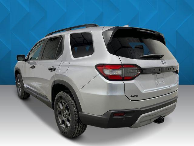 new 2025 Honda Pilot car, priced at $48,100