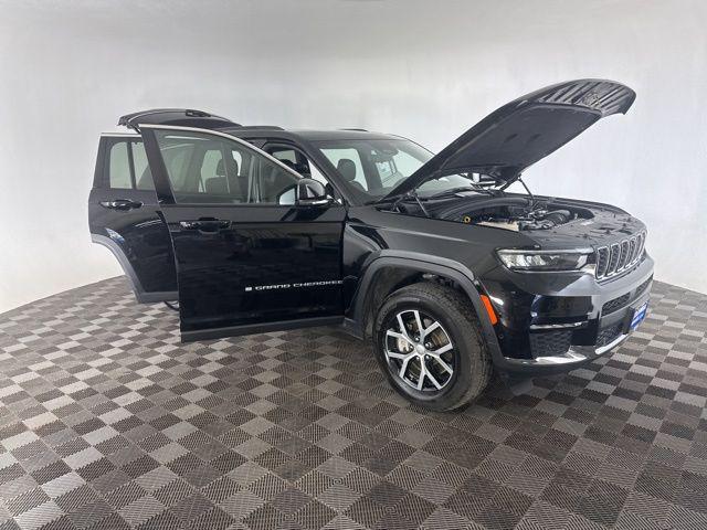 used 2024 Jeep Grand Cherokee L car, priced at $38,300
