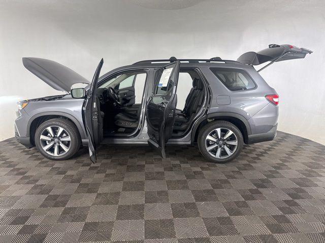 used 2025 Honda Pilot car, priced at $47,000
