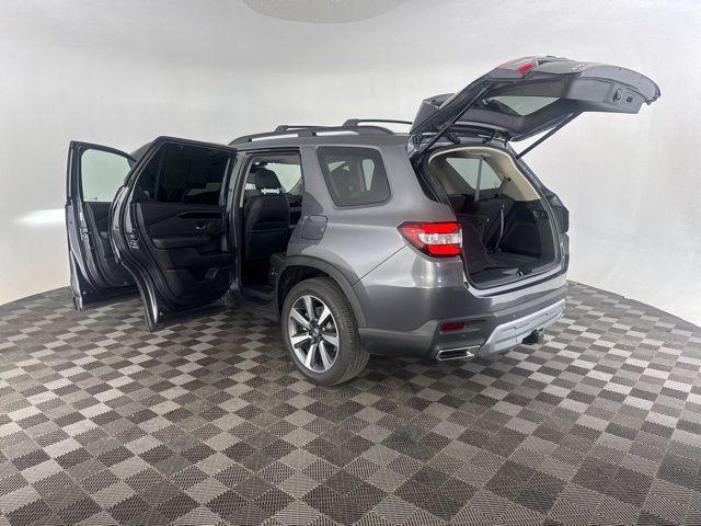 used 2025 Honda Pilot car, priced at $47,000