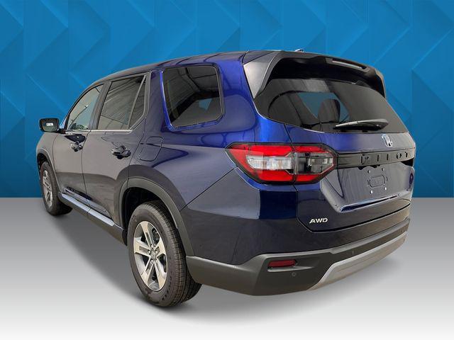 new 2025 Honda Pilot car, priced at $44,800