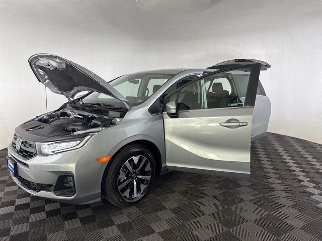 used 2025 Honda Odyssey car, priced at $40,700