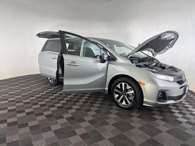 used 2025 Honda Odyssey car, priced at $40,700
