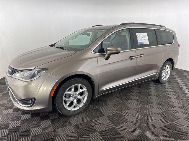 used 2017 Chrysler Pacifica car, priced at $13,800