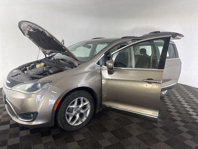 used 2017 Chrysler Pacifica car, priced at $13,800