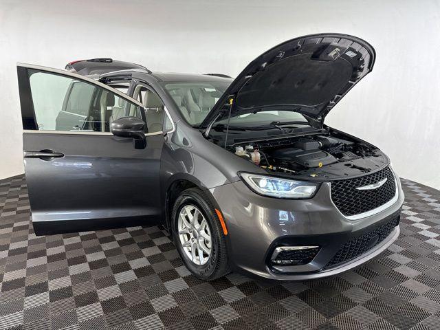 used 2021 Chrysler Pacifica car, priced at $22,300