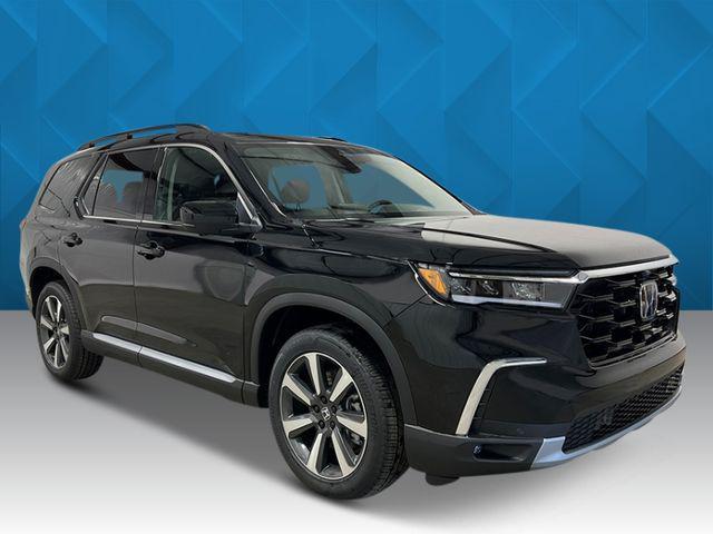 new 2025 Honda Pilot car, priced at $52,030