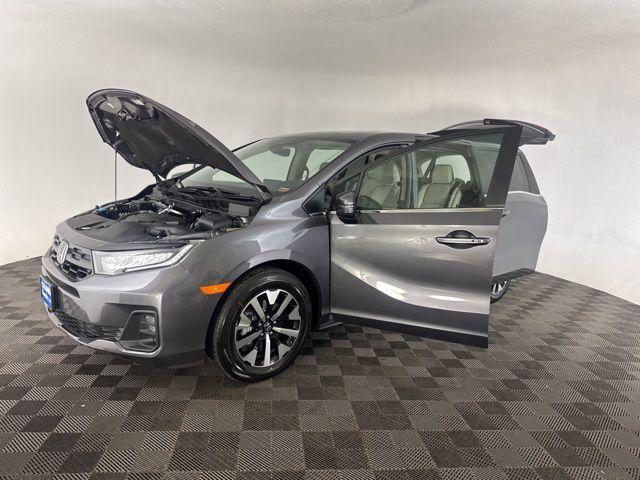 used 2025 Honda Odyssey car, priced at $40,700