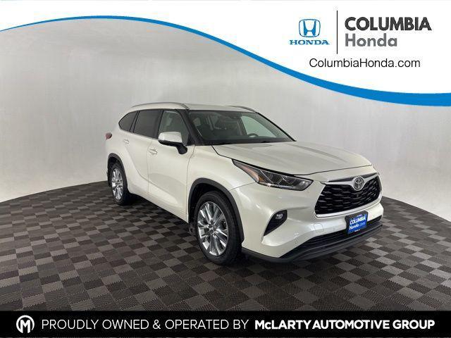 used 2021 Toyota Highlander car, priced at $26,500