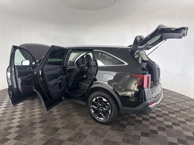 used 2024 Kia Sorento car, priced at $30,800
