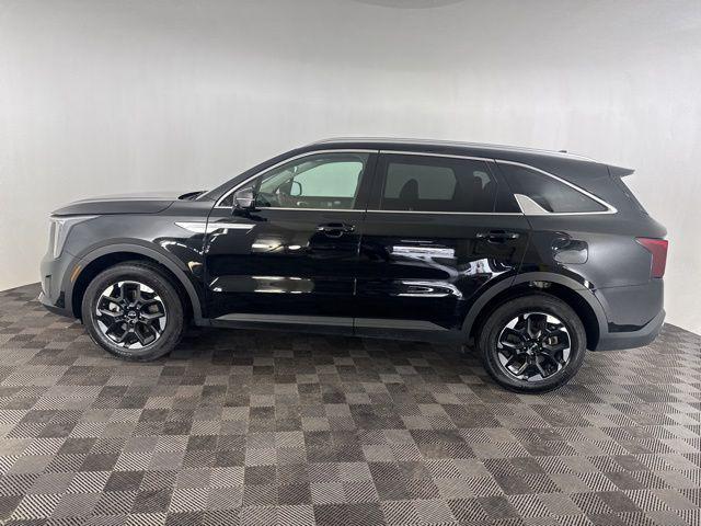 used 2024 Kia Sorento car, priced at $30,800