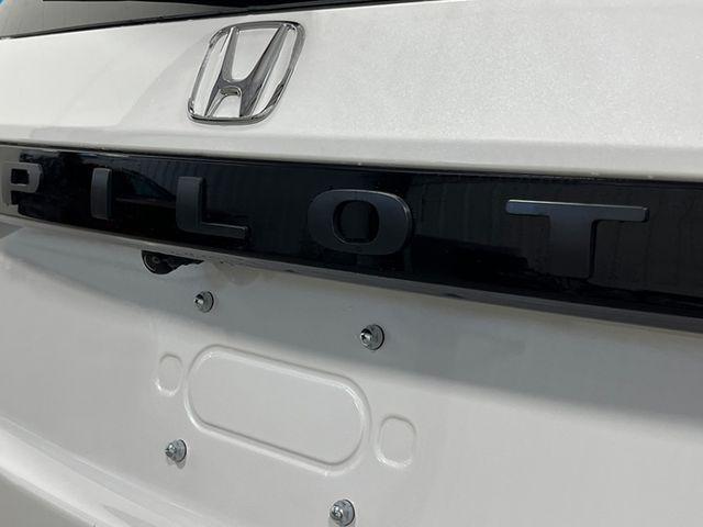 new 2025 Honda Pilot car, priced at $45,255