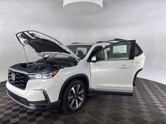 used 2023 Honda Pilot car, priced at $44,500