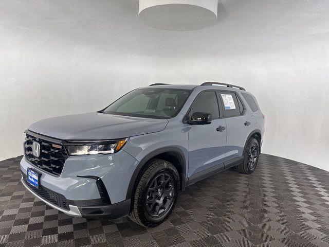 used 2025 Honda Pilot car, priced at $46,000