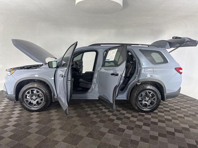 used 2025 Honda Pilot car, priced at $46,000