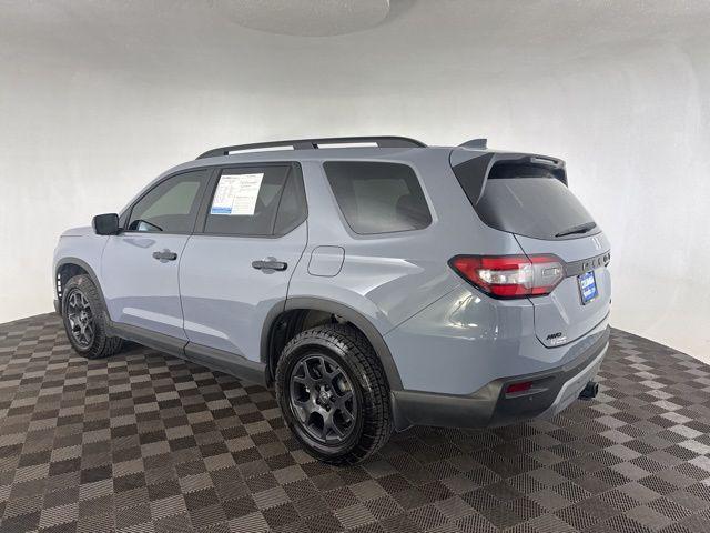 used 2025 Honda Pilot car, priced at $46,000