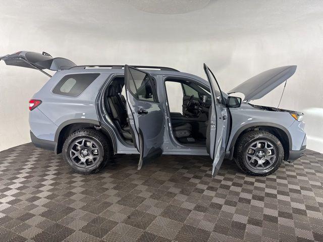used 2025 Honda Pilot car, priced at $46,000