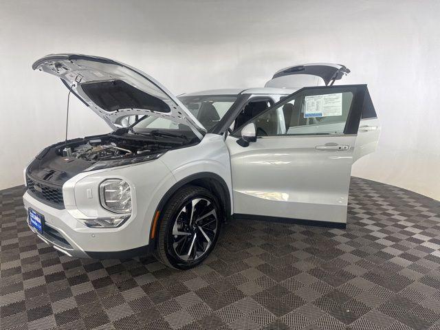 used 2024 Mitsubishi Outlander car, priced at $23,200