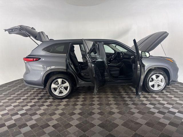 used 2023 Toyota Highlander car, priced at $36,200