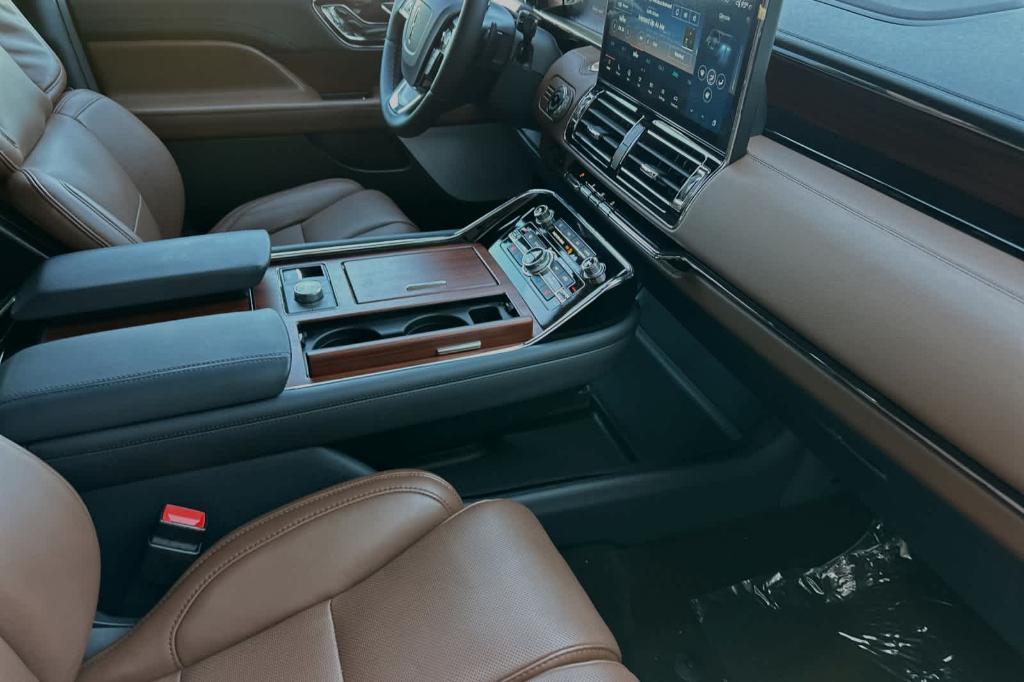new 2024 Lincoln Navigator L car, priced at $103,766