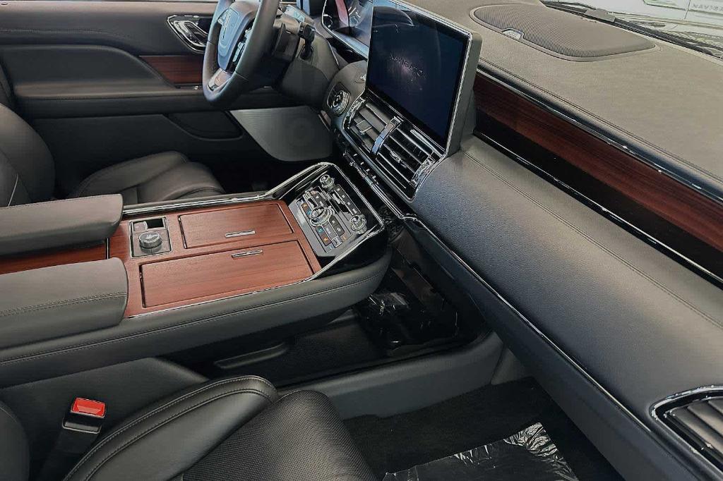 new 2024 Lincoln Navigator L car, priced at $103,321