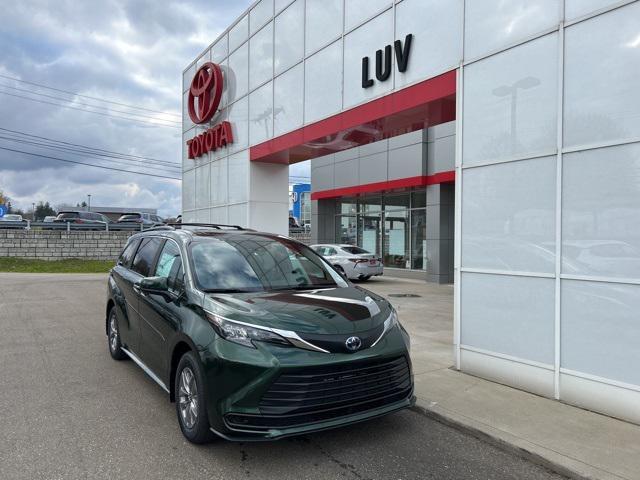 new 2025 Toyota Sienna car, priced at $43,695