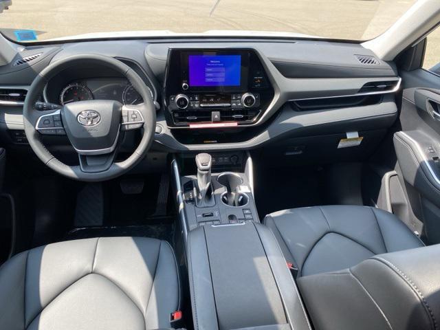 new 2024 Toyota Highlander car, priced at $47,126