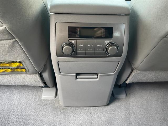 used 2009 Toyota Highlander Hybrid car, priced at $11,995