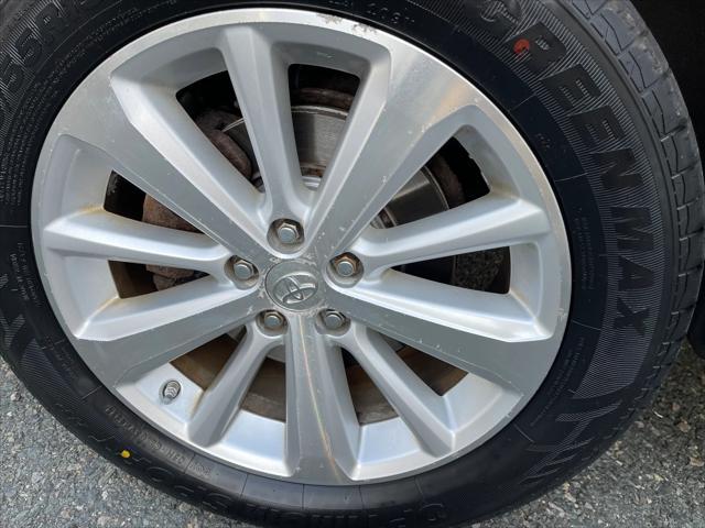used 2009 Toyota Highlander Hybrid car, priced at $11,995
