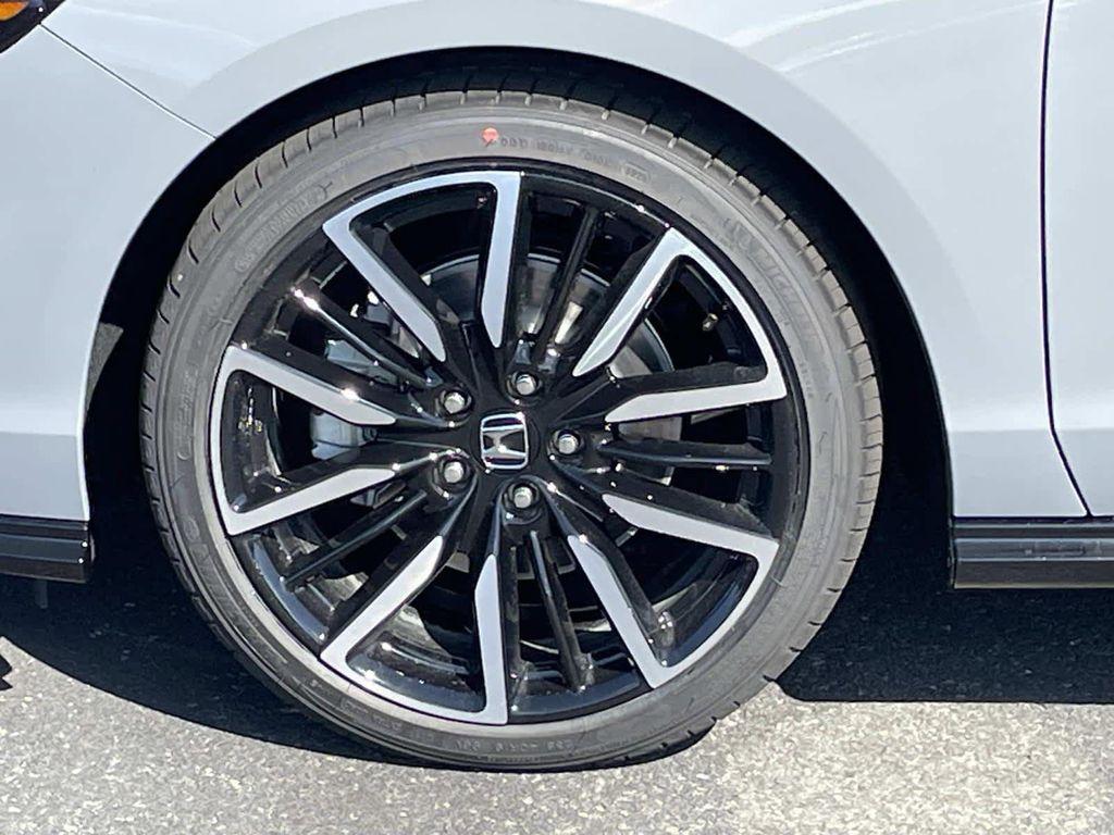 new 2025 Honda Accord Hybrid car, priced at $38,052