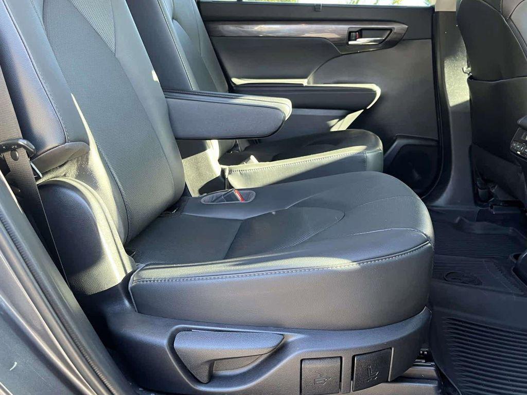 used 2021 Toyota Highlander car, priced at $29,998