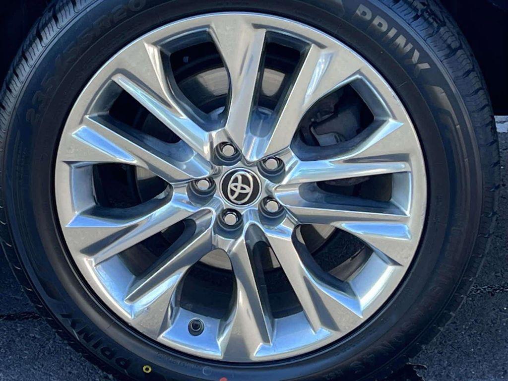 used 2021 Toyota Highlander car, priced at $29,998