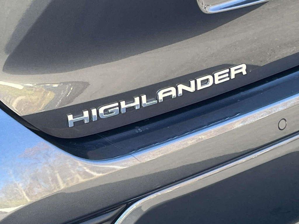 used 2021 Toyota Highlander car, priced at $29,998