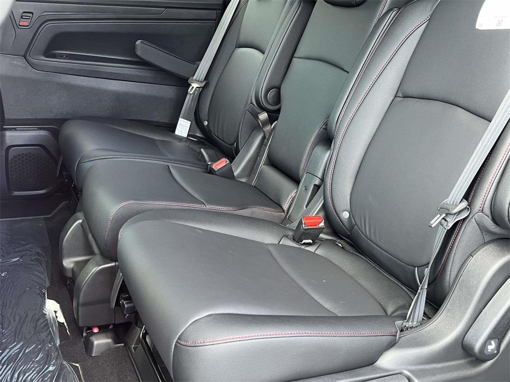 new 2026 Honda Odyssey car, priced at $43,050