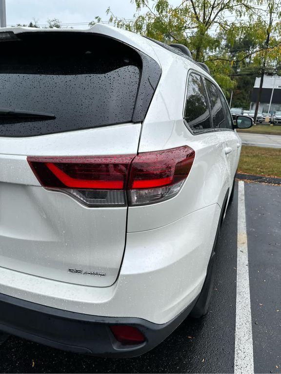 used 2019 Toyota Highlander car, priced at $25,960