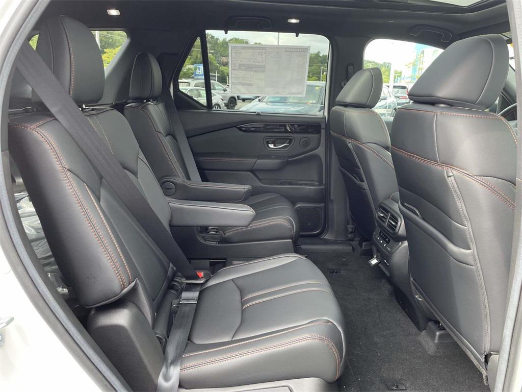 new 2025 Honda Pilot car, priced at $48,936