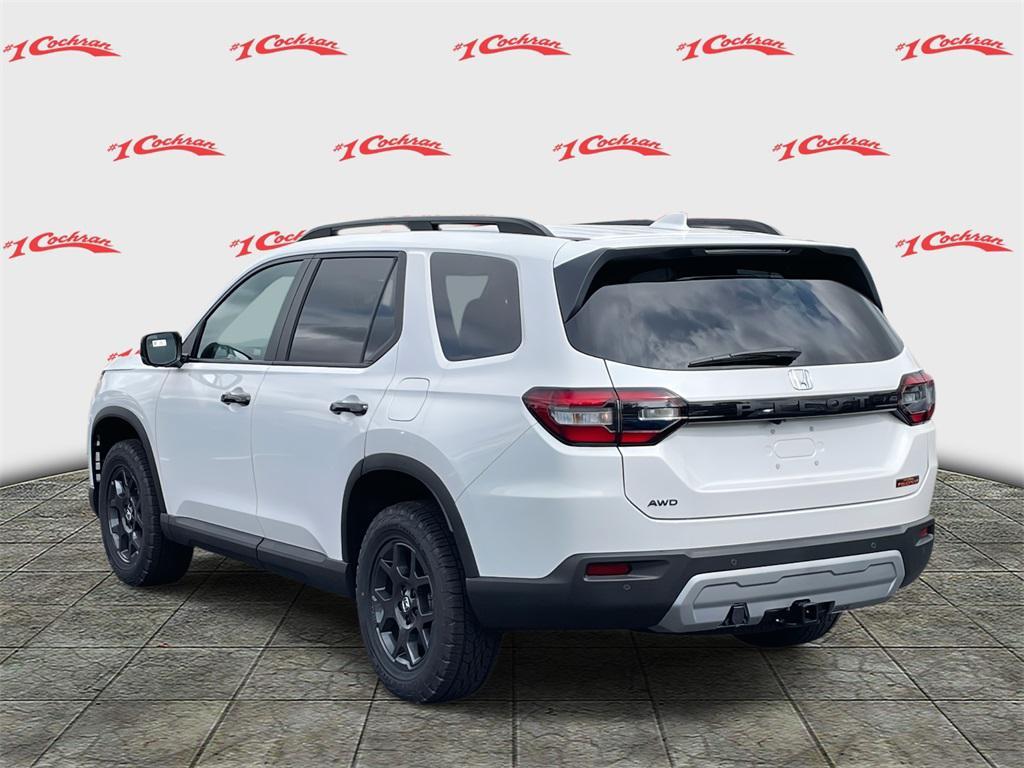 new 2025 Honda Pilot car, priced at $48,936