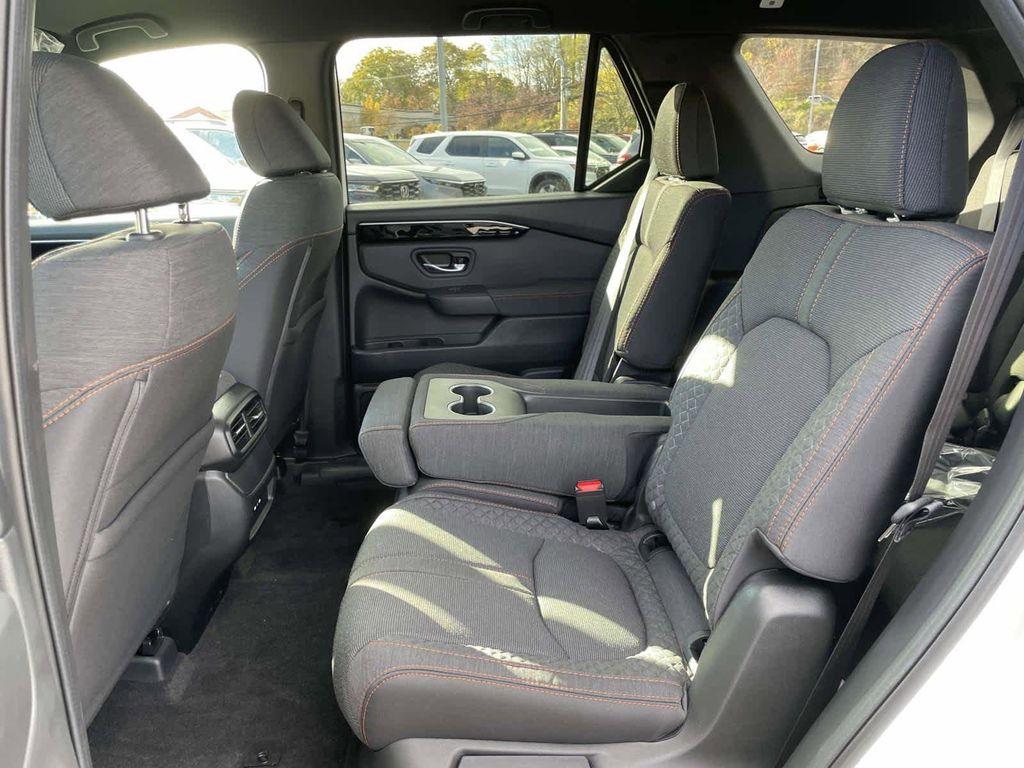 new 2025 Honda Pilot car, priced at $42,934