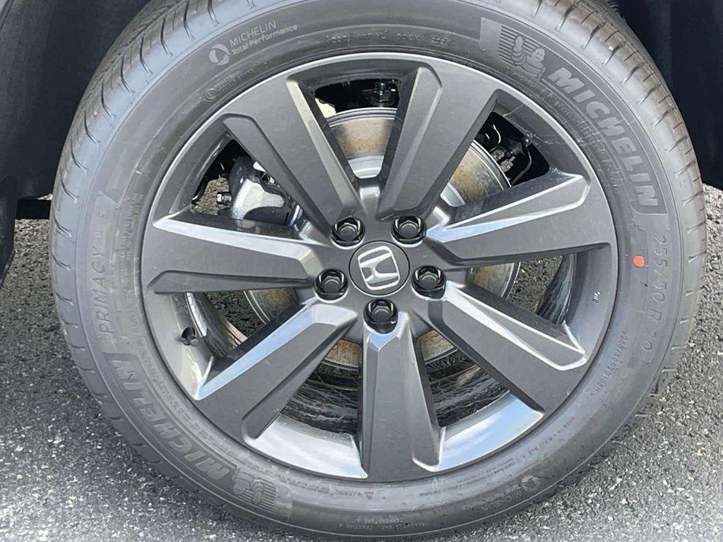 new 2025 Honda Pilot car, priced at $42,934