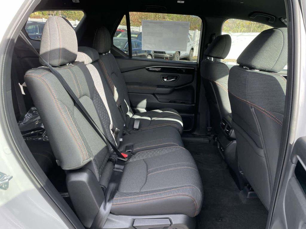 new 2025 Honda Pilot car, priced at $42,934