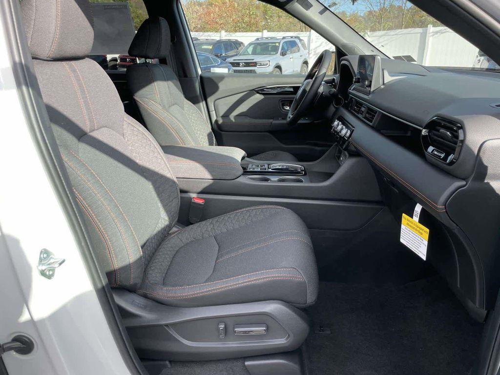 new 2025 Honda Pilot car, priced at $42,934