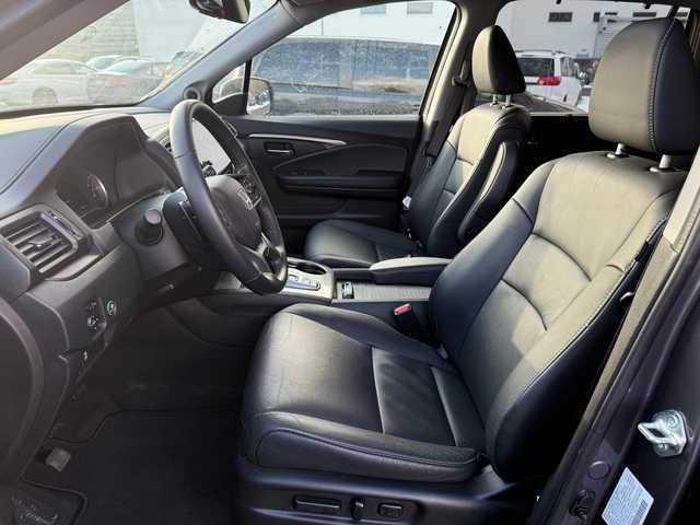 used 2022 Honda Pilot car, priced at $30,999