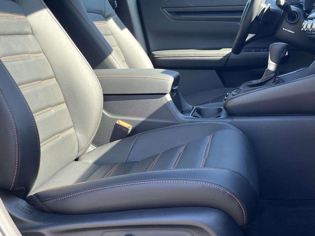 new 2026 Honda CR-V Hybrid car, priced at $39,583