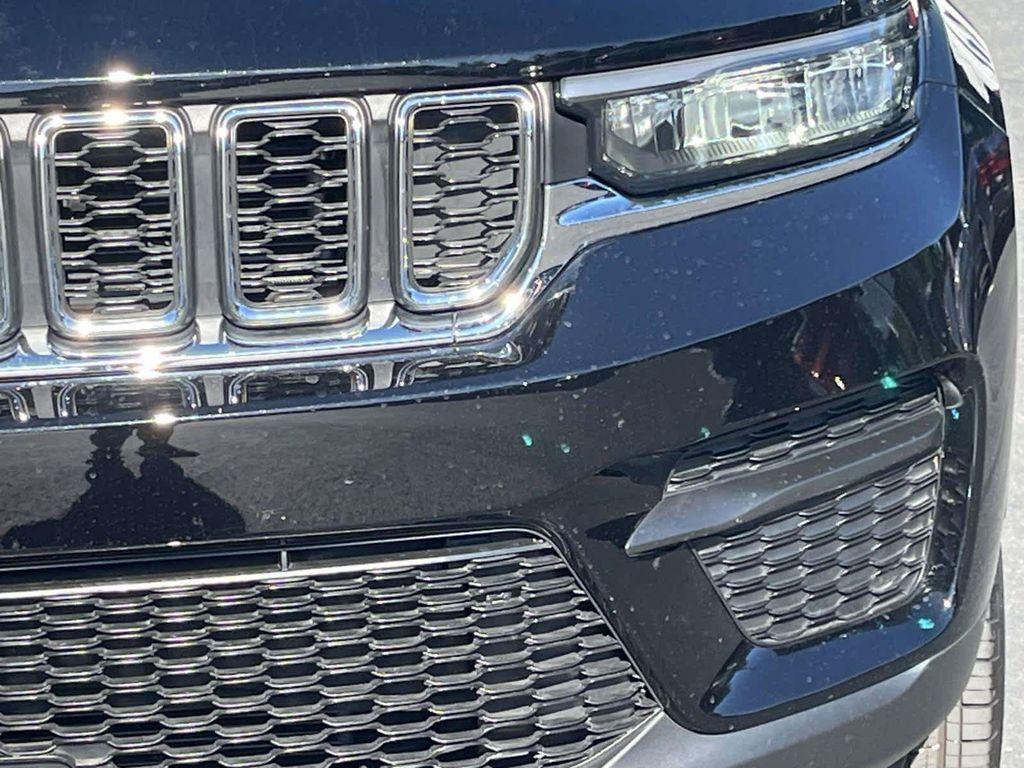 used 2023 Jeep Grand Cherokee car, priced at $29,998