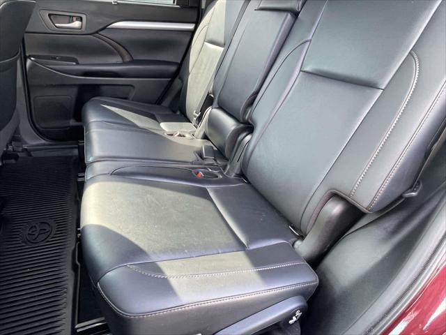 used 2019 Toyota Highlander car, priced at $26,207